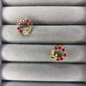 ✨Elegant Red and Gold Wreath Earrings